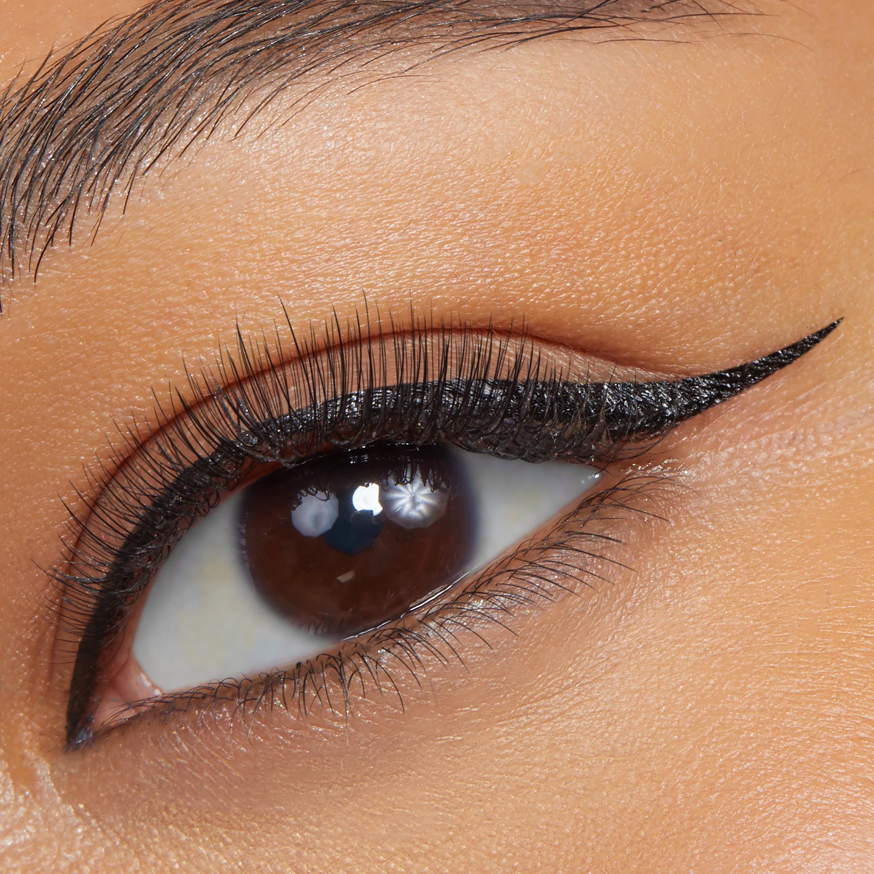 Numero Uno - Glossy Special Liner Drama