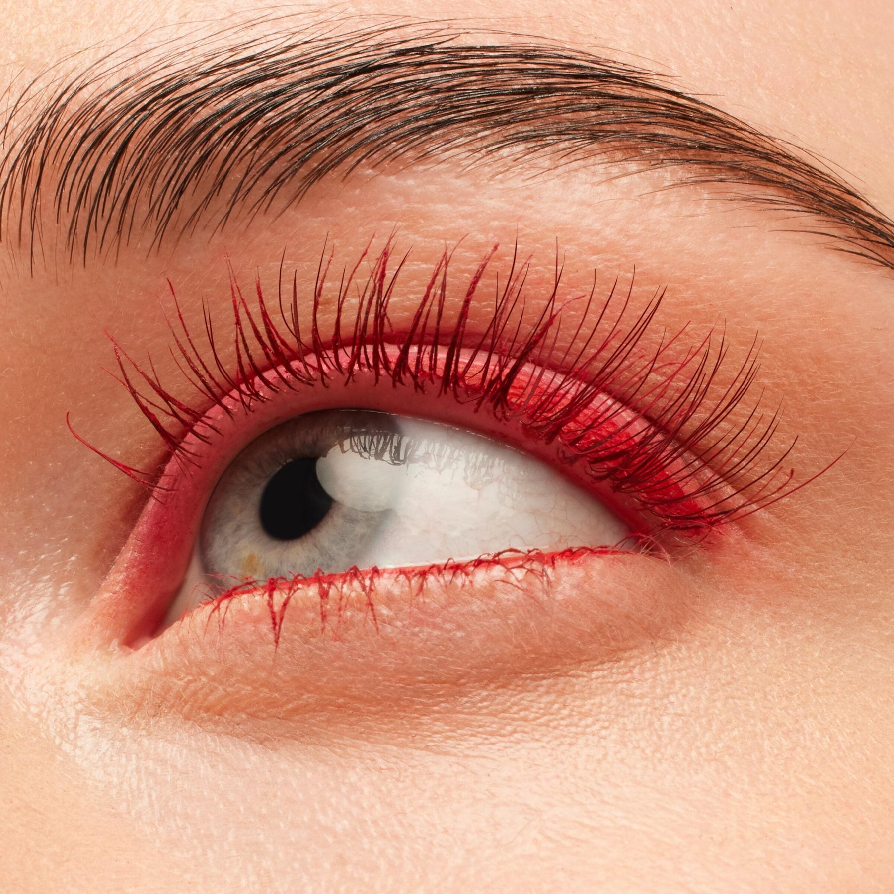 Left on Red - Multidimensional Wearable Lash Volume