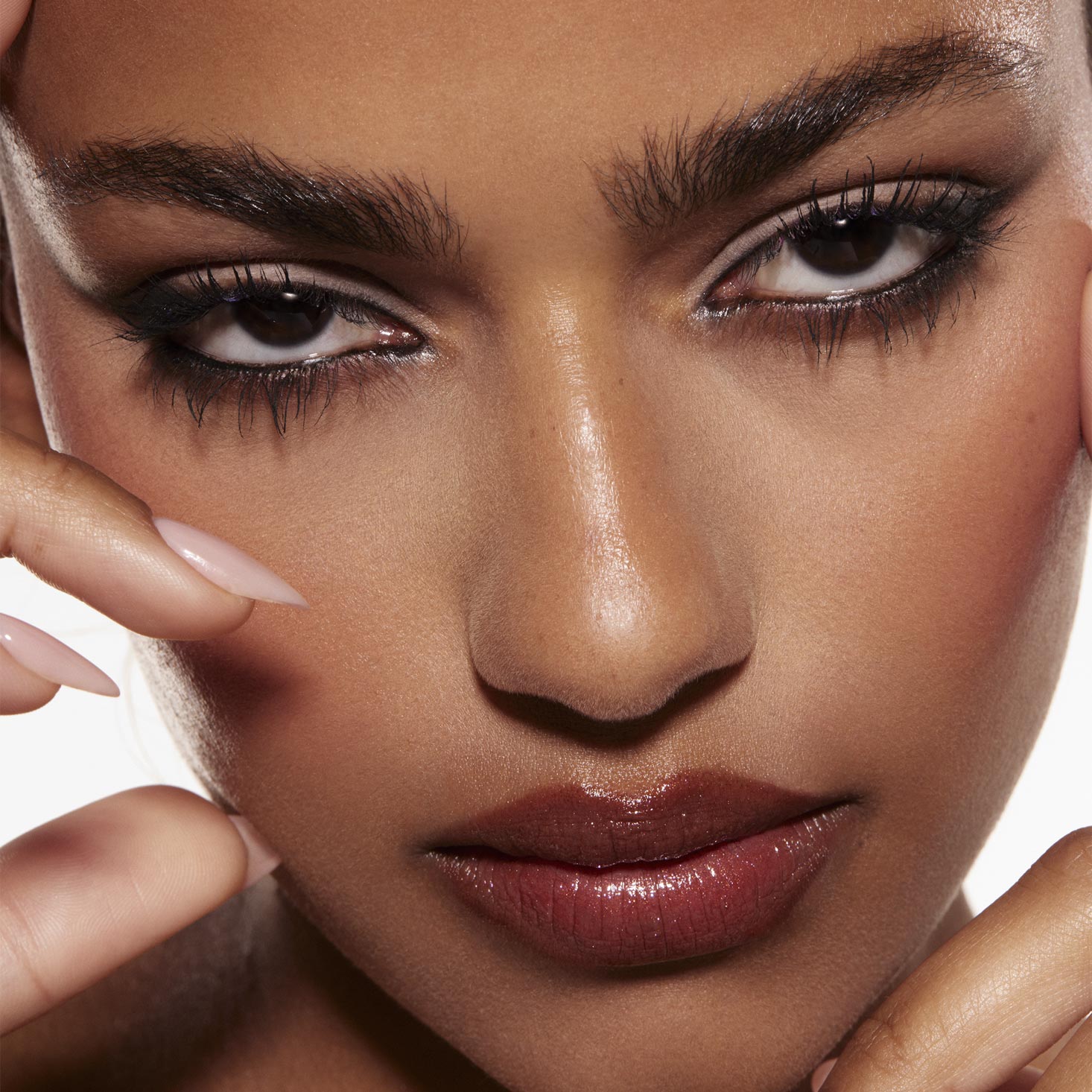 Stone Cold Fox - Satin Iconic Eye Lineup